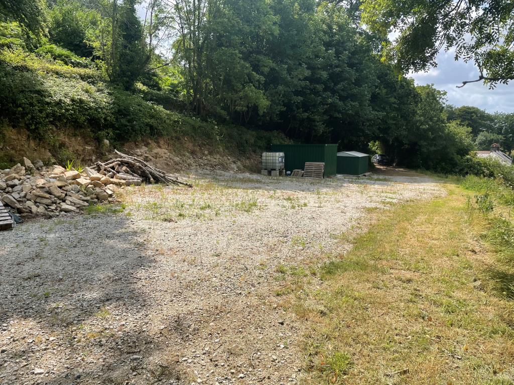 Lot: 83 - FREEHOLD SITE IN GOOD LOCATION - Photo showing area of hardstanding